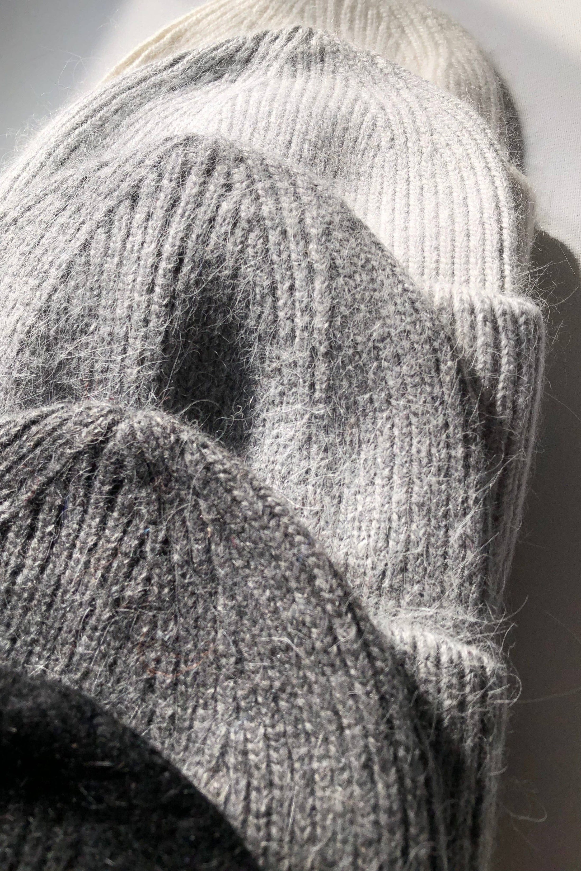 Billy Bamboo - Royal Angora Beanie – White -