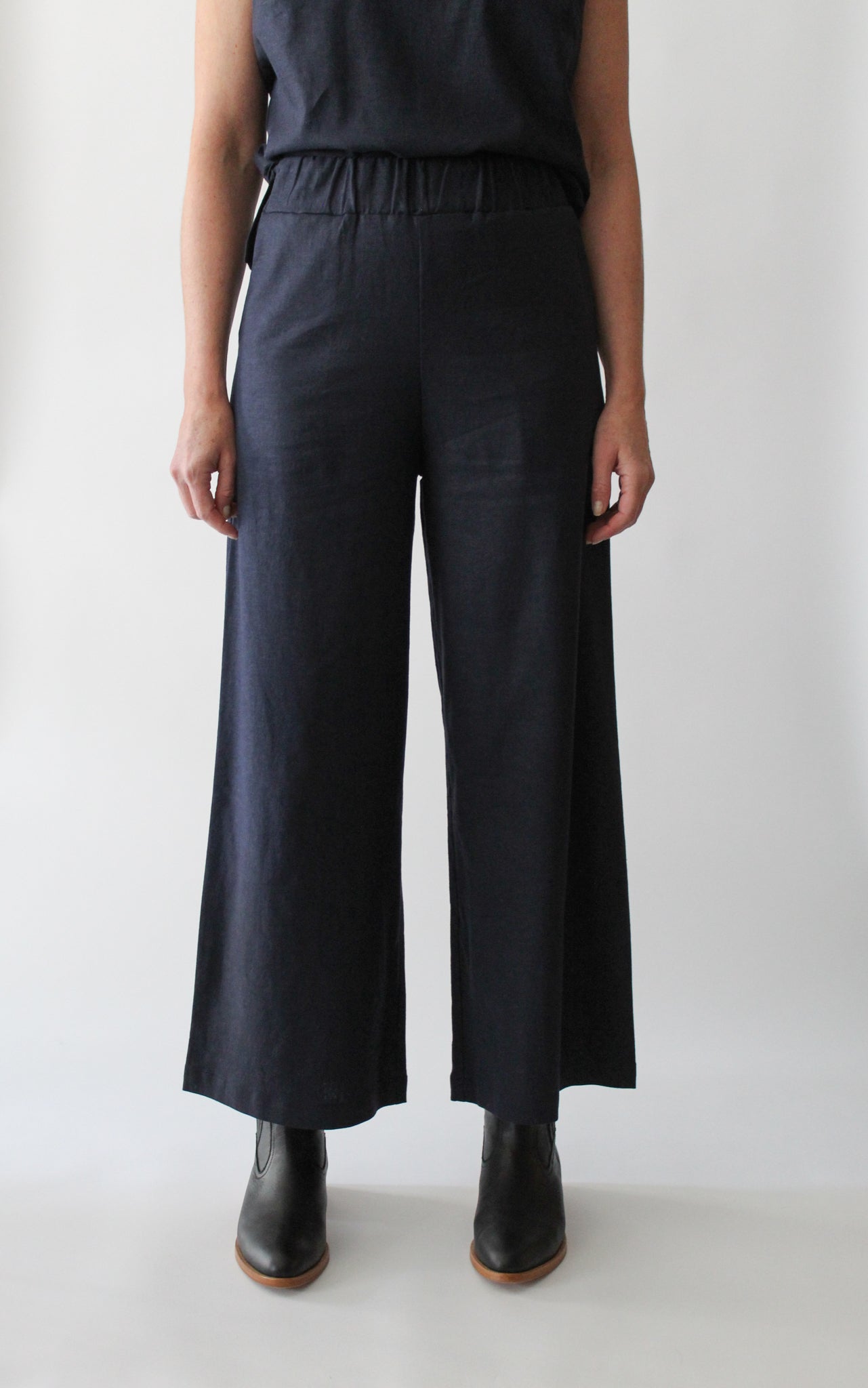 Sattva by Sarah - Linen Pants - Dark Navy