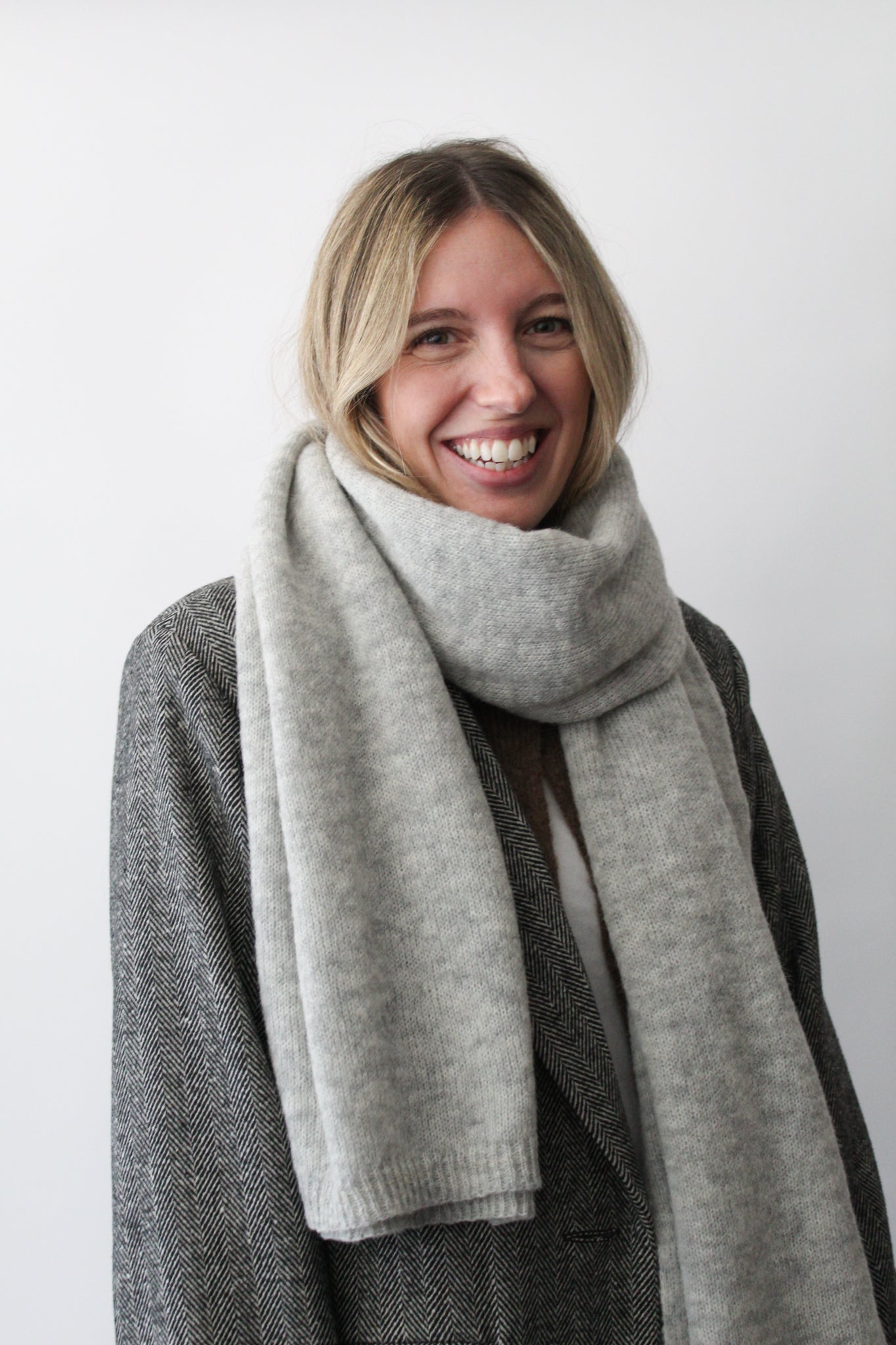 Sattva by Sarah - Scarf – Silver -
