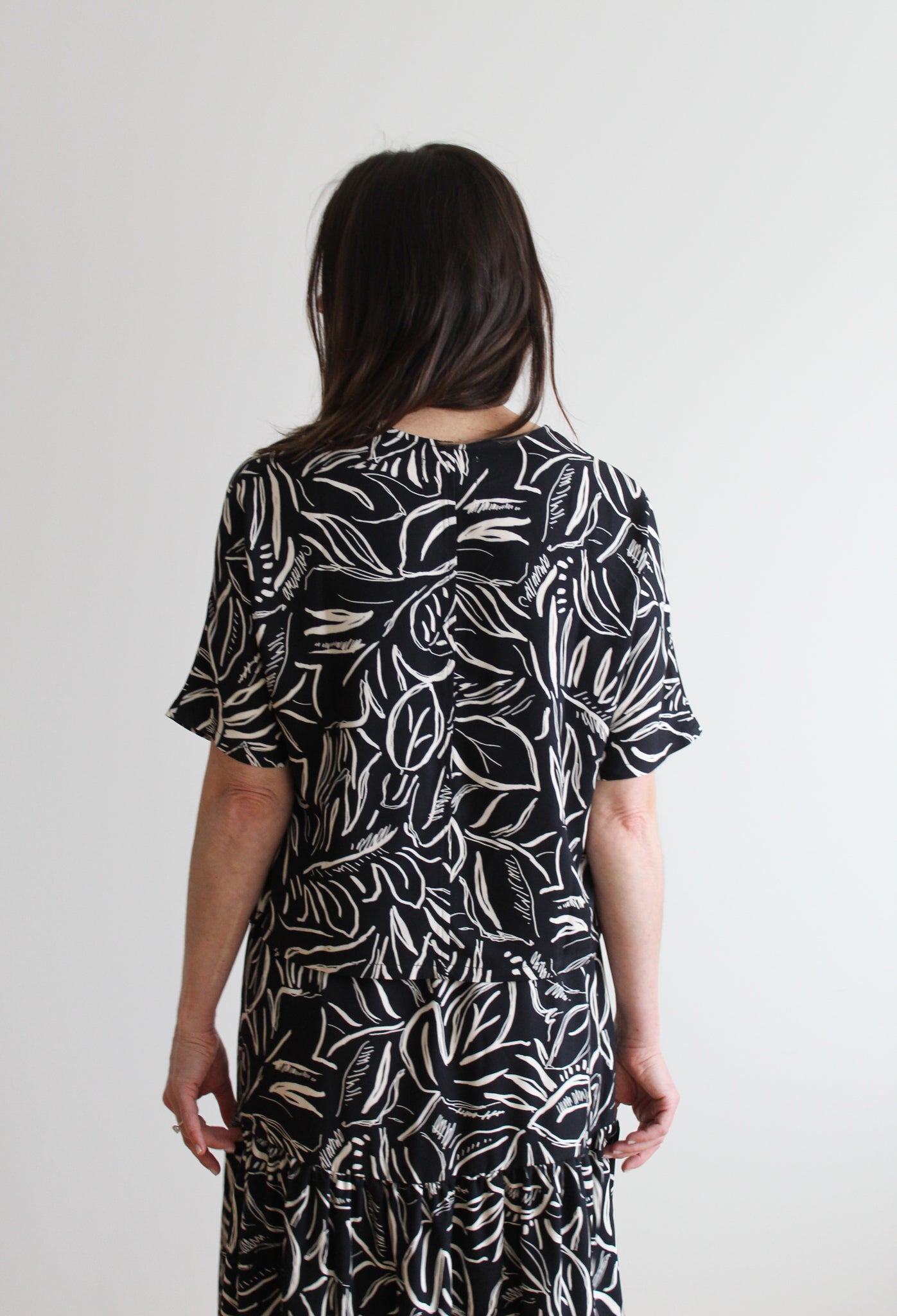 Sattva by Sarah - Everyday Crop Blouse -