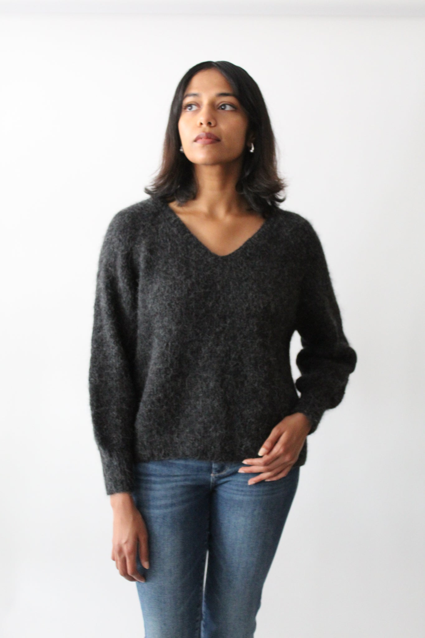 Sattva by Sarah - Lulu V-Neck Sweater - Deep Charcoal