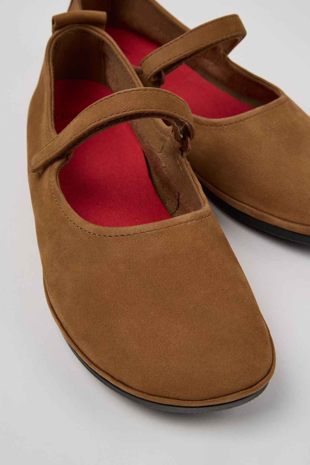 Camper - Right Nina Flat -
