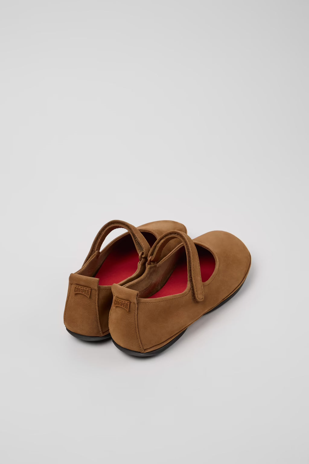 Camper - Right Nina Flat -