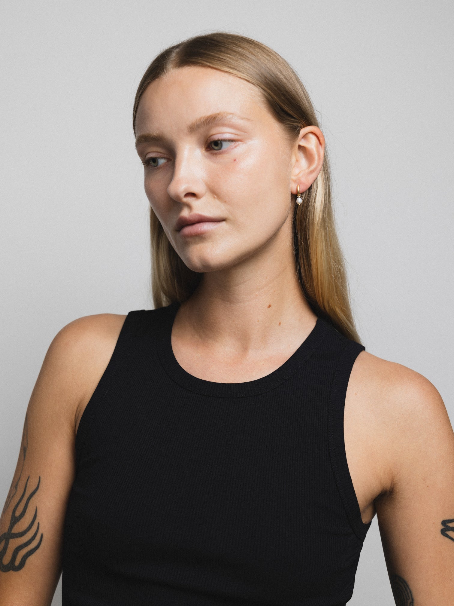 Wolf Circus - Pearl Hoops Small – Gold -