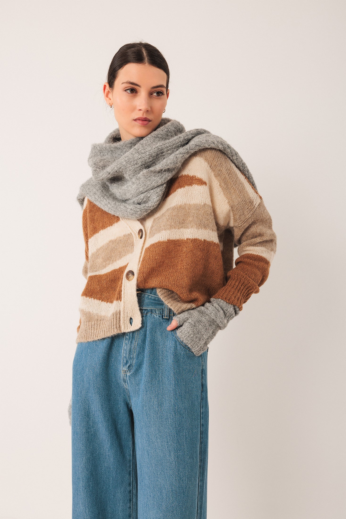 Indi & Cold - Colourful Knitted Scarf – Mottled Grey -