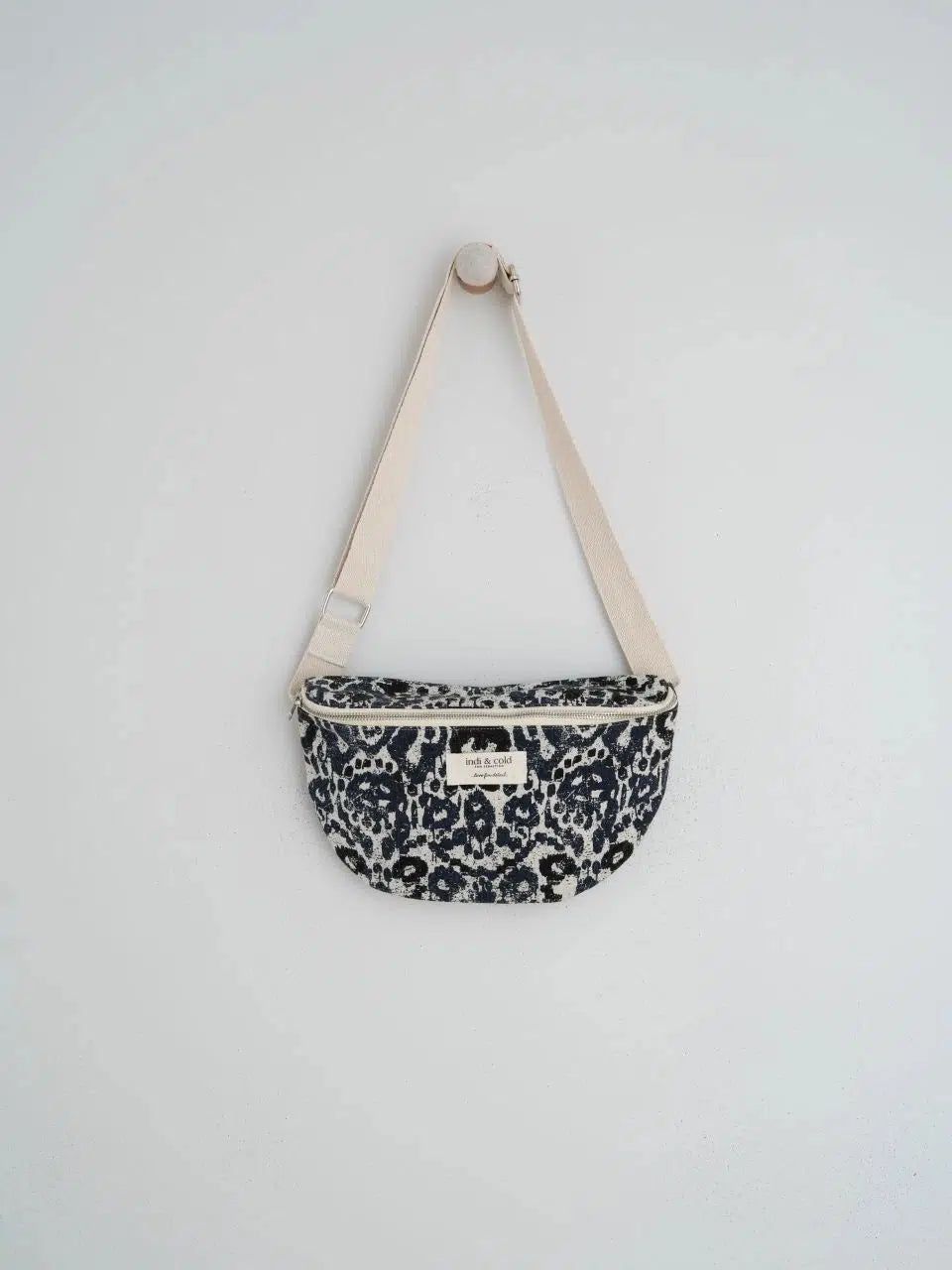 Indi & Cold - Waist Bag - Printed O S