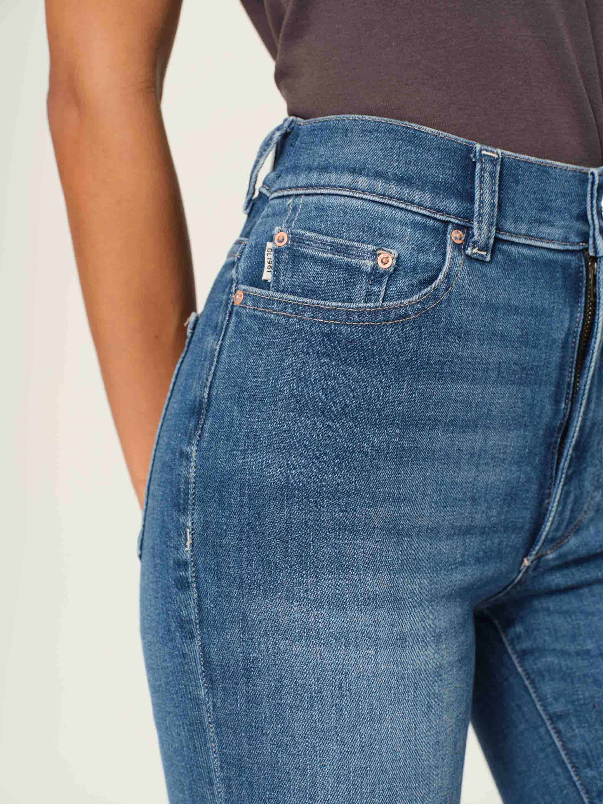 DL1961 - Halle Straight Jean -