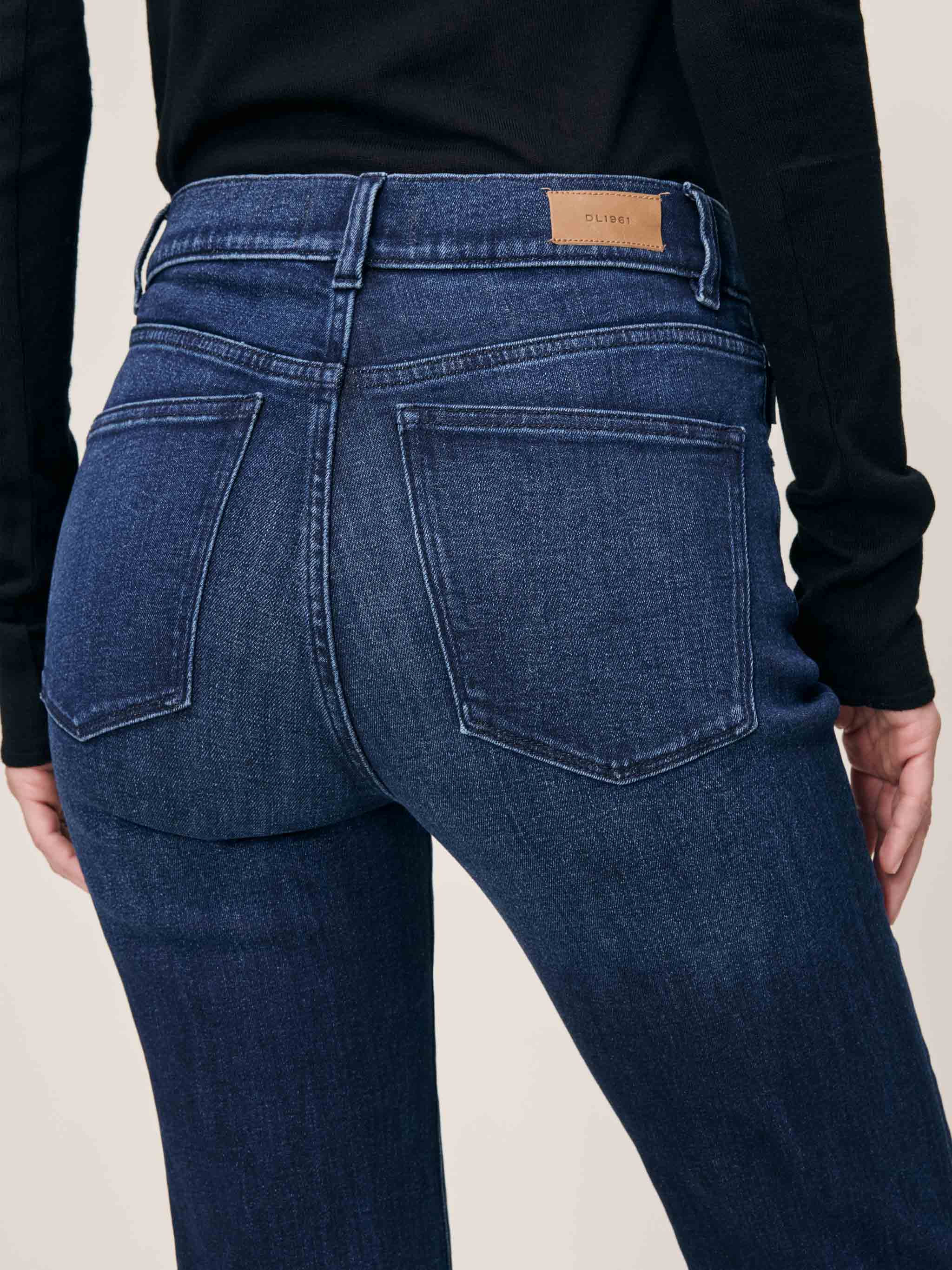 DL1961 - Patti Straight Jean -