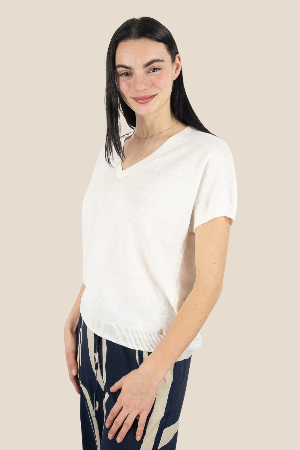 Des Petits Hauts - Brise V-Neck Linen Tee - Creme