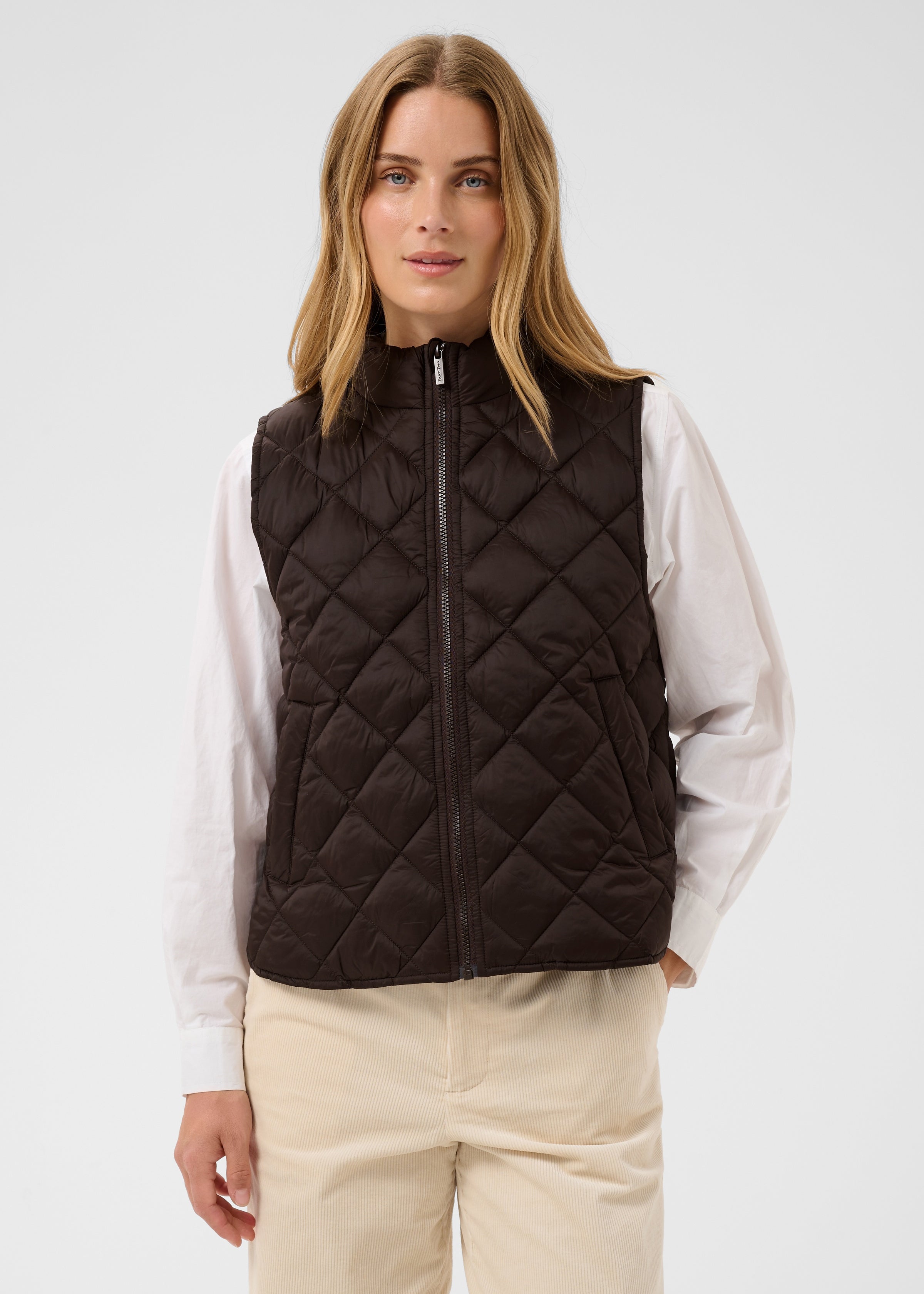 Part Two - Carlota Vest - Mole