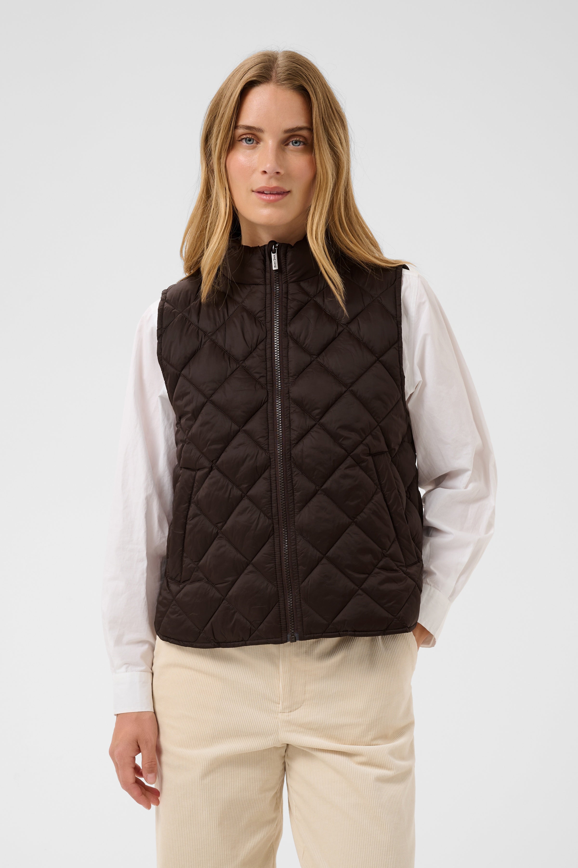 Part Two - Carlota Vest - Mole