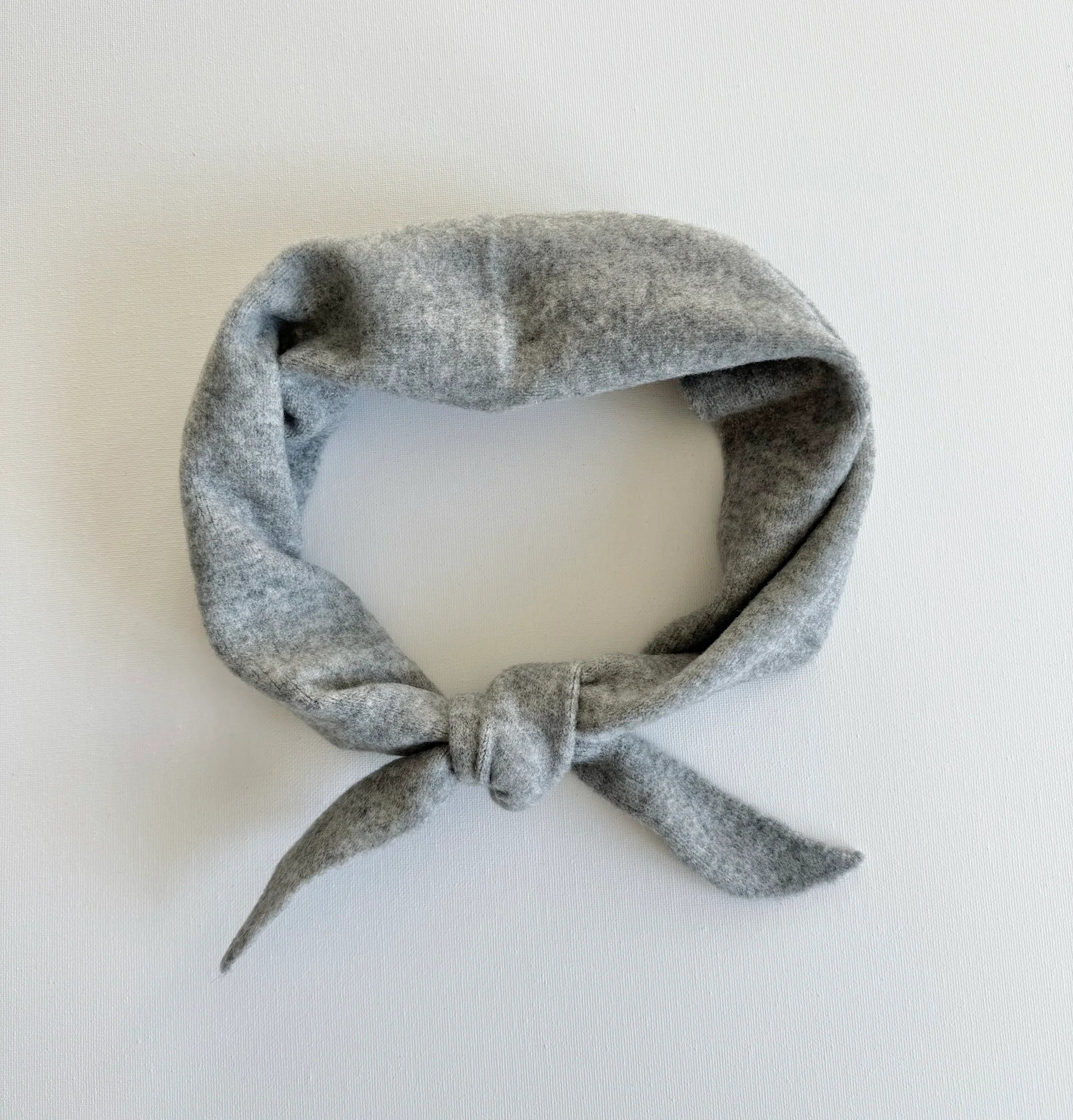 Billy Bamboo - Fuzzy Wool Cravat Scarf – Light Grey -