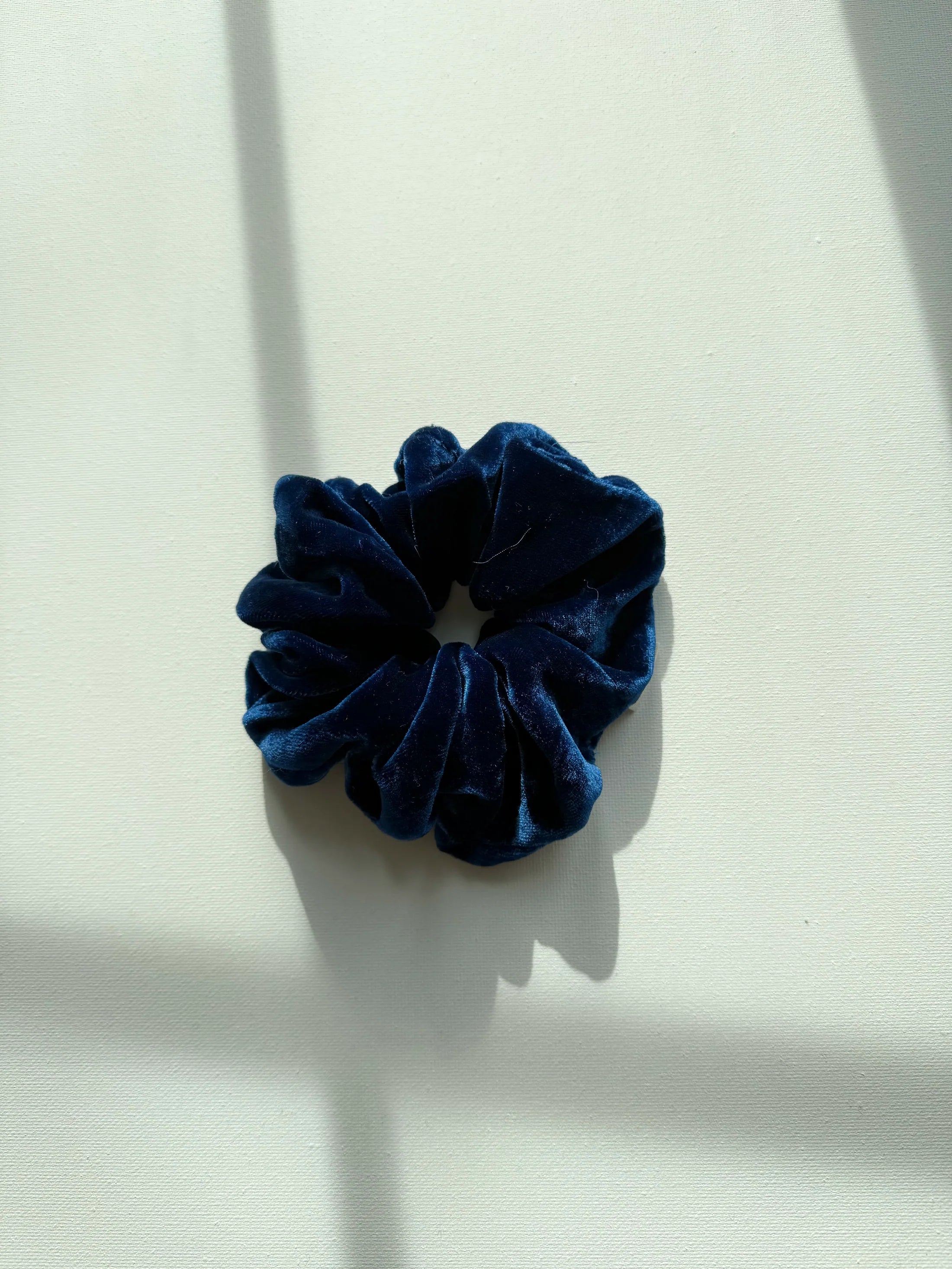 Billy Bamboo - Silk Velvet Scrunchie – Deep Sea -