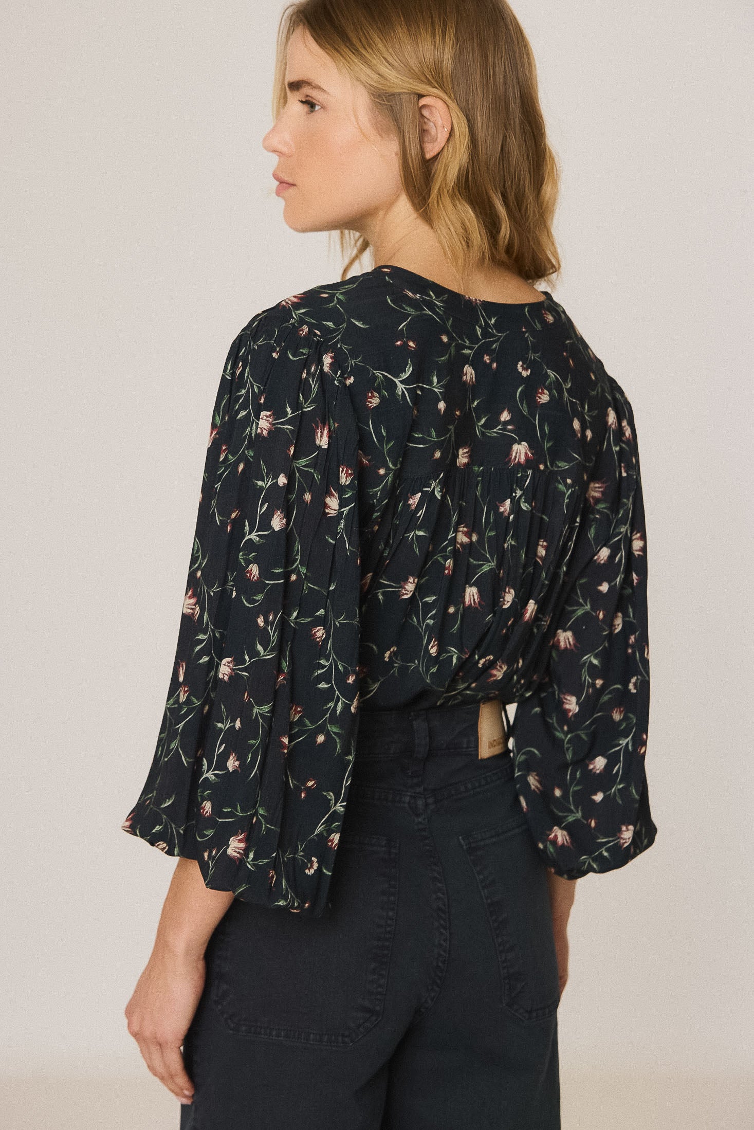 Indi & Cold - Floral Print Shirt -