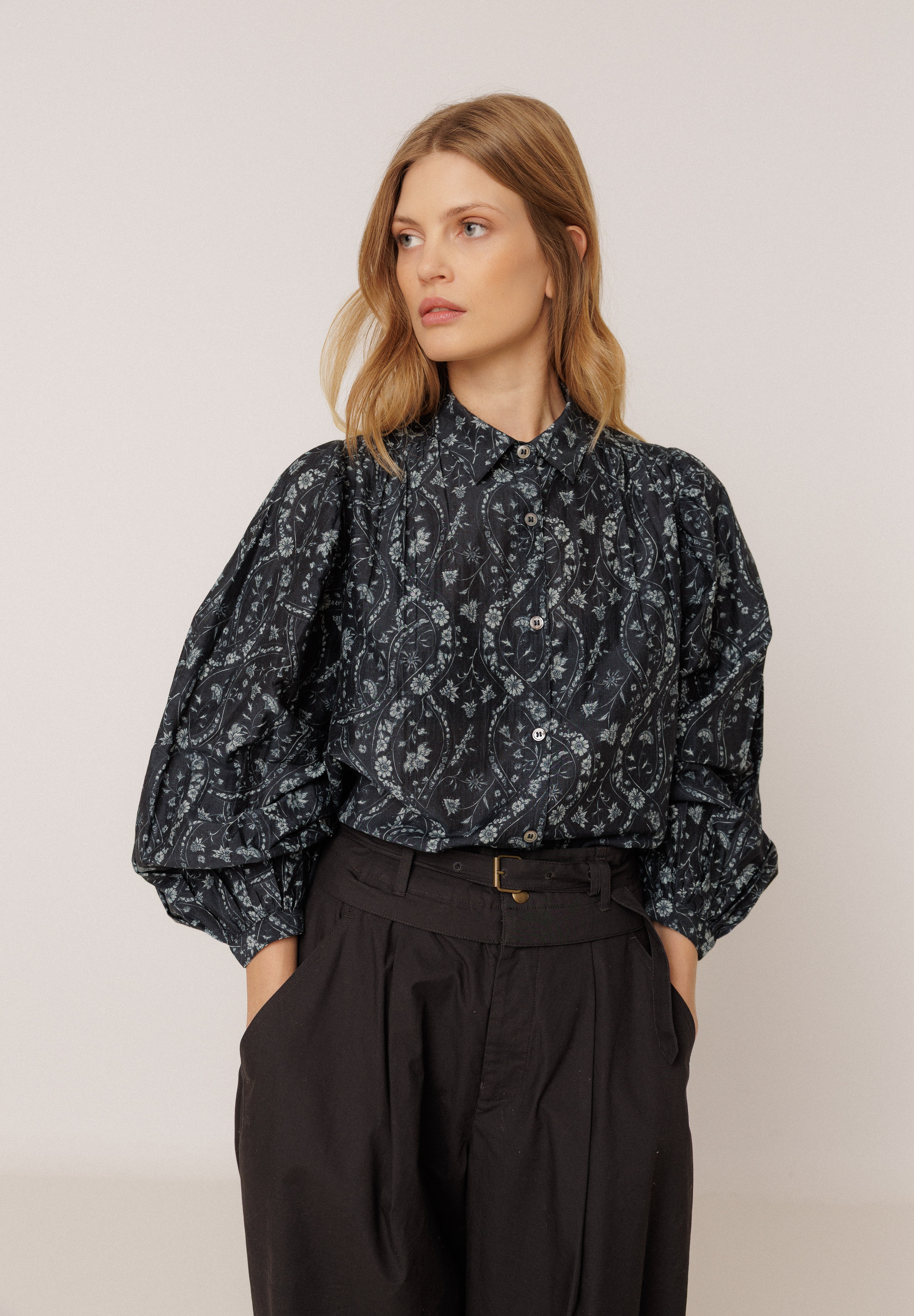 Indi & Cold - Vintage Print Shirt -