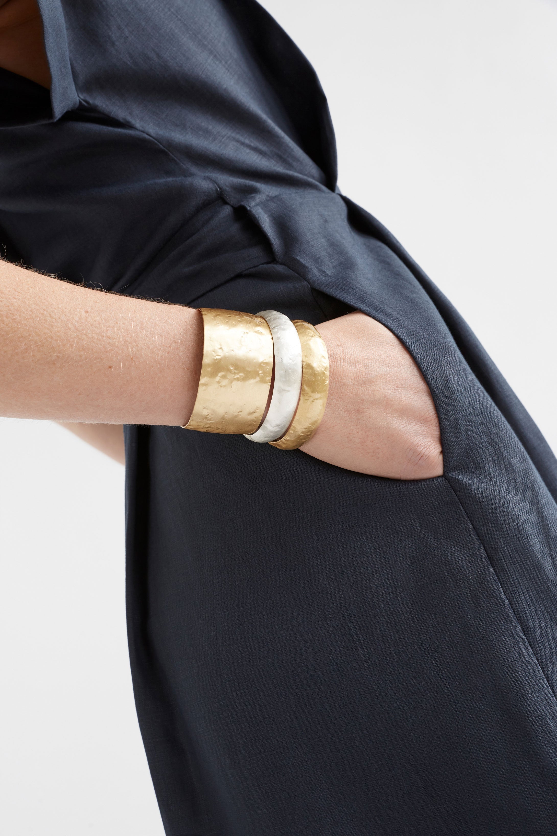 ELK - Gild Cuff Bangle – Gold -