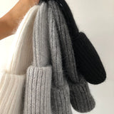 Royal Angora Beanie – Black