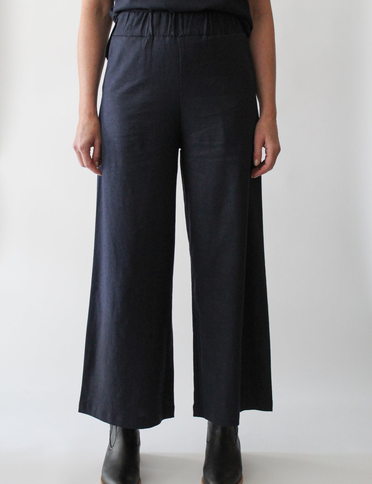 Sattva by Sarah - Linen Pants - Dark Navy