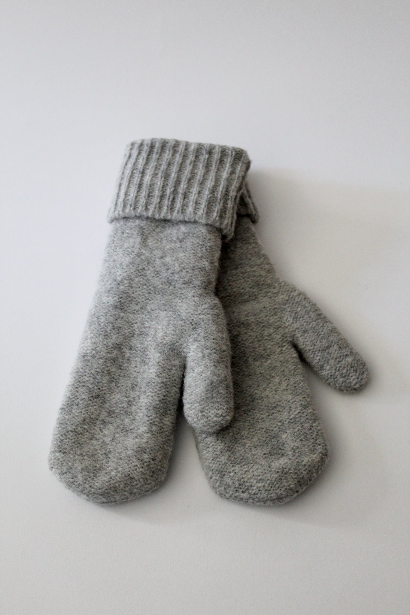 Sattva by Sarah - Mittens – Silver -