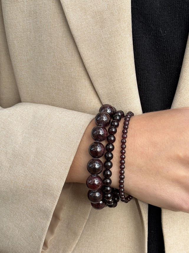Soi - Petite Garnet Stretch Bracelet -