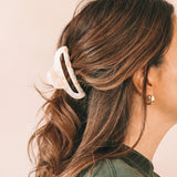 Horace - The Lydia Claw Clip – Pearly Beige -