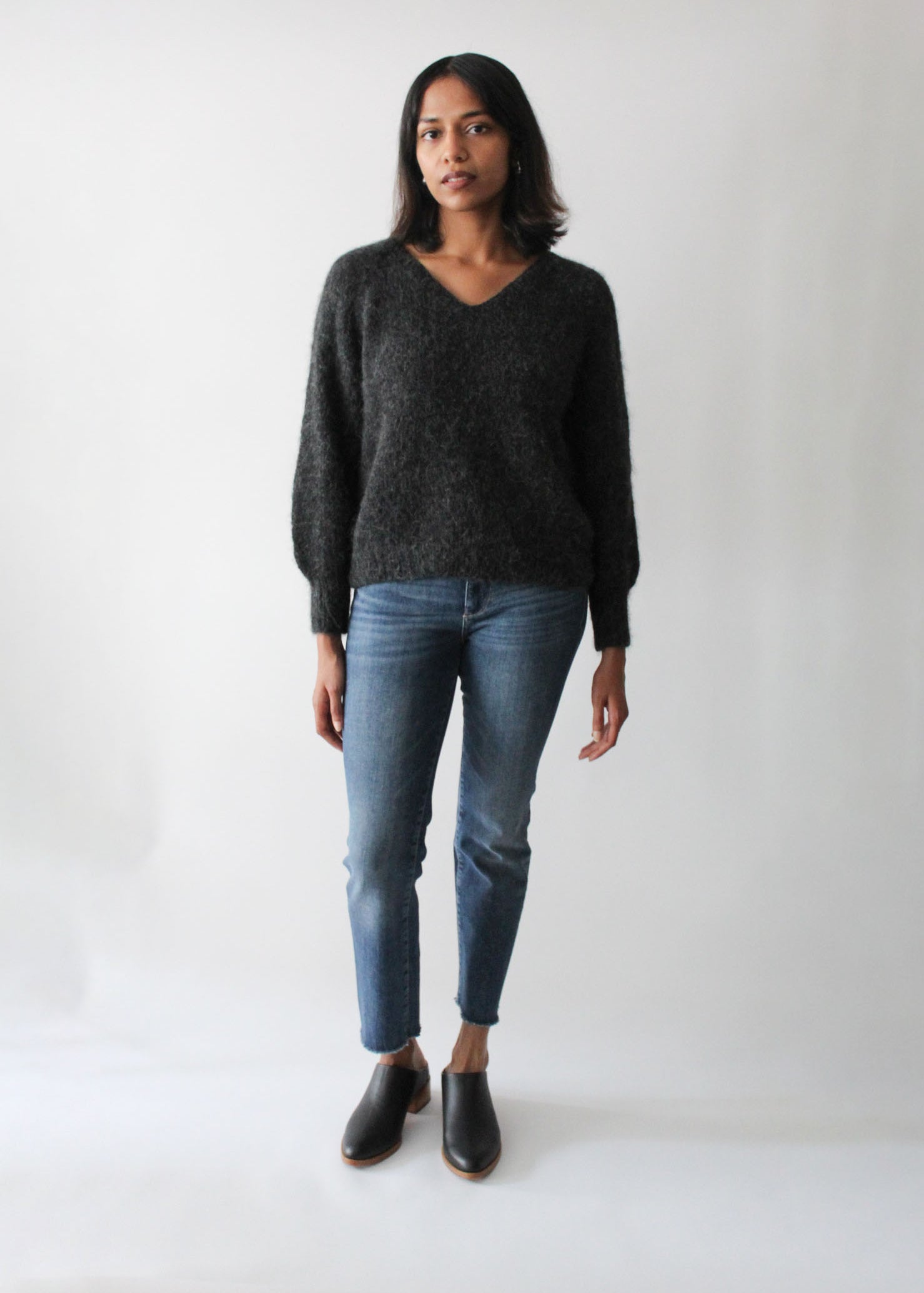 Sattva by Sarah - Lulu V-Neck Sweater - Deep Charcoal