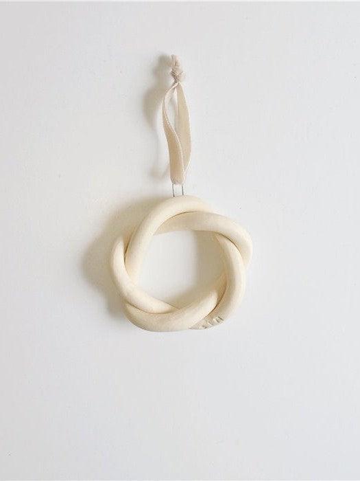 SIN - Marin Ornament Twist Knot -