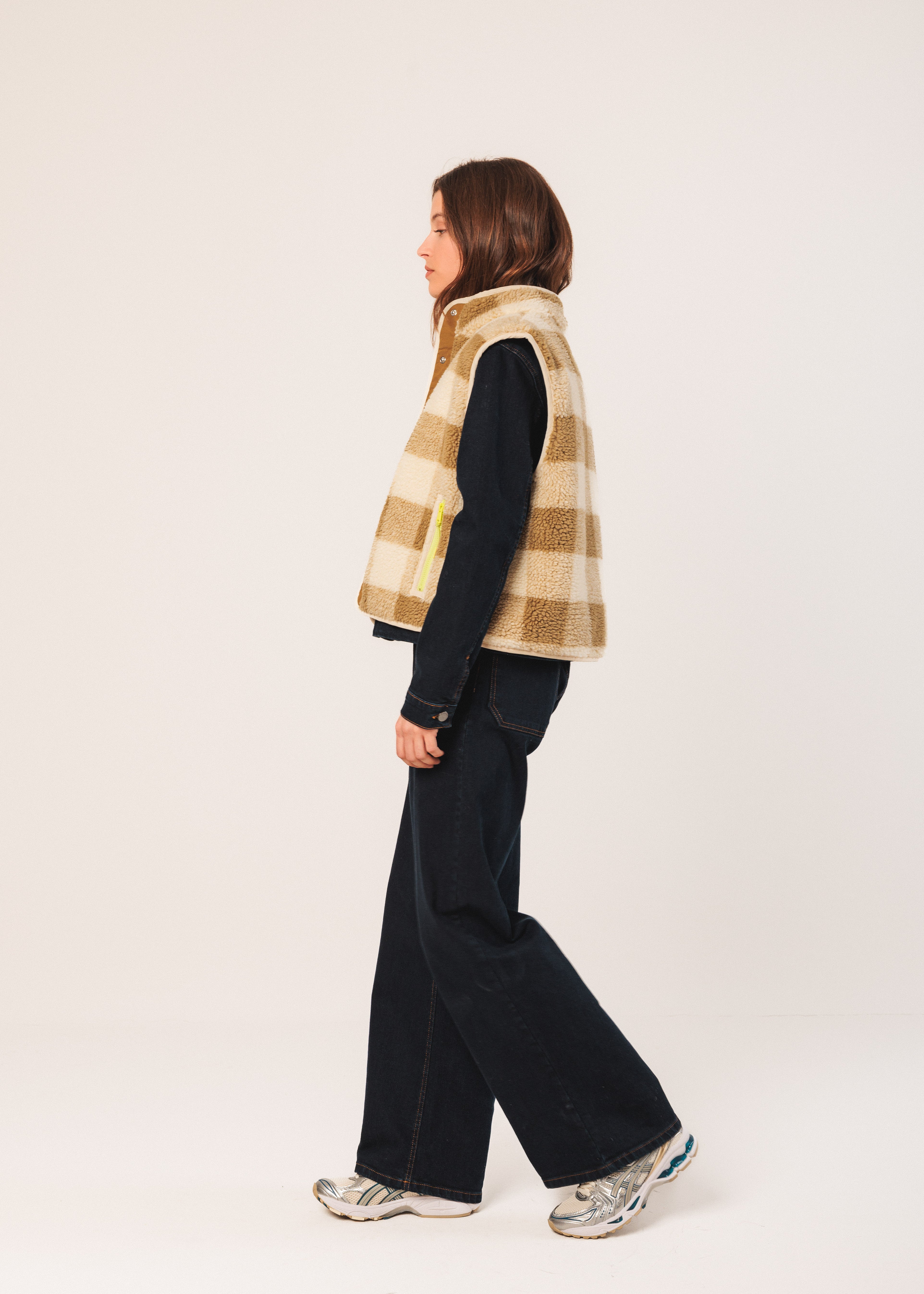 Indi & Cold - Plaid Vest -