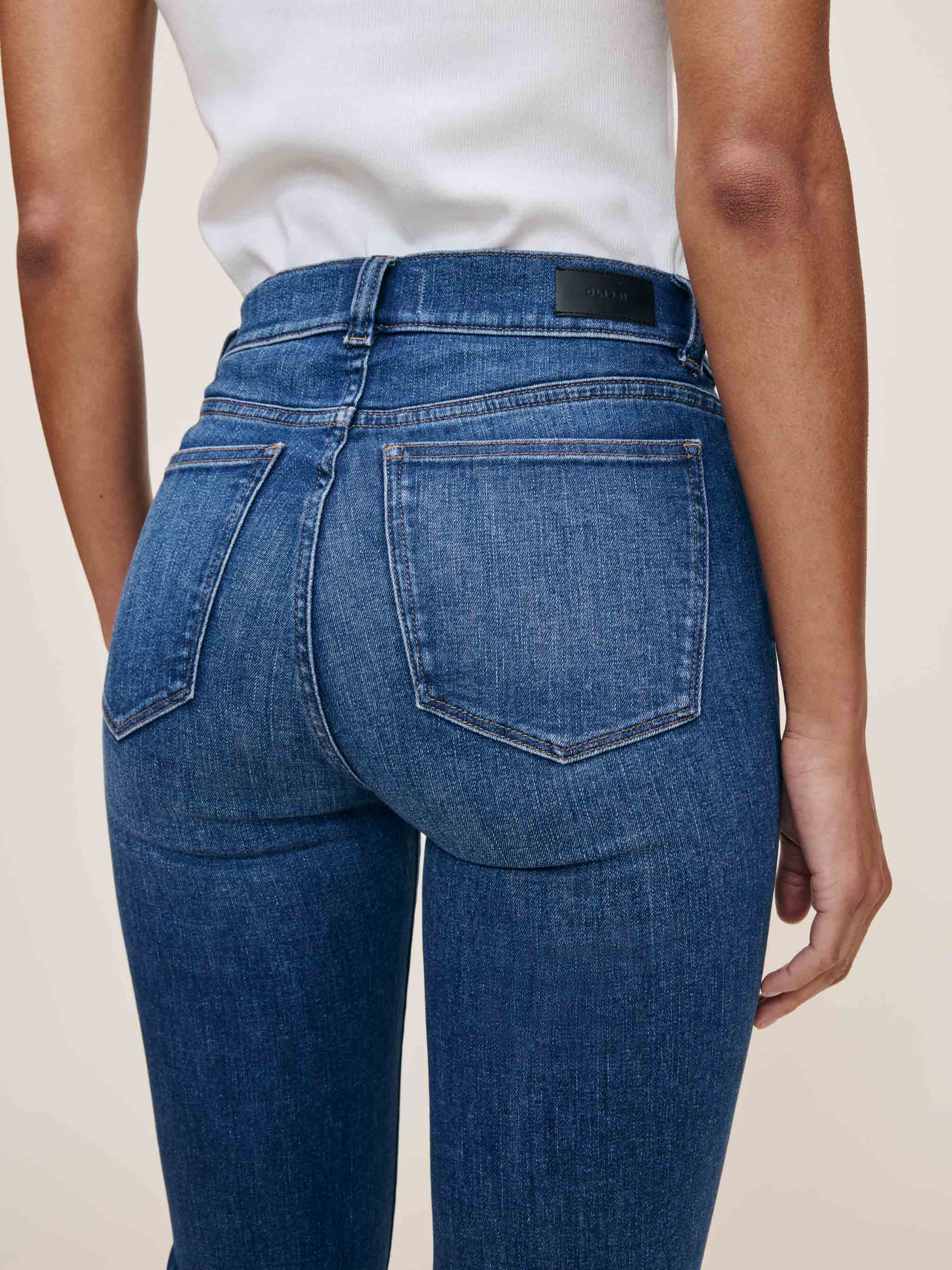 DL1961 - Mara Straight Jean -