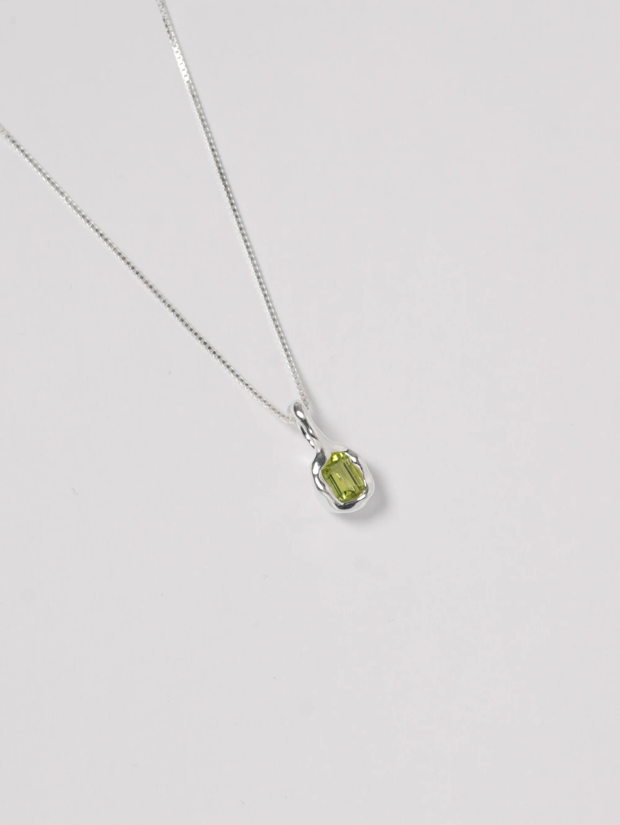 Wolf Circus - Uma Necklace in Peridot and Sterling Silver -