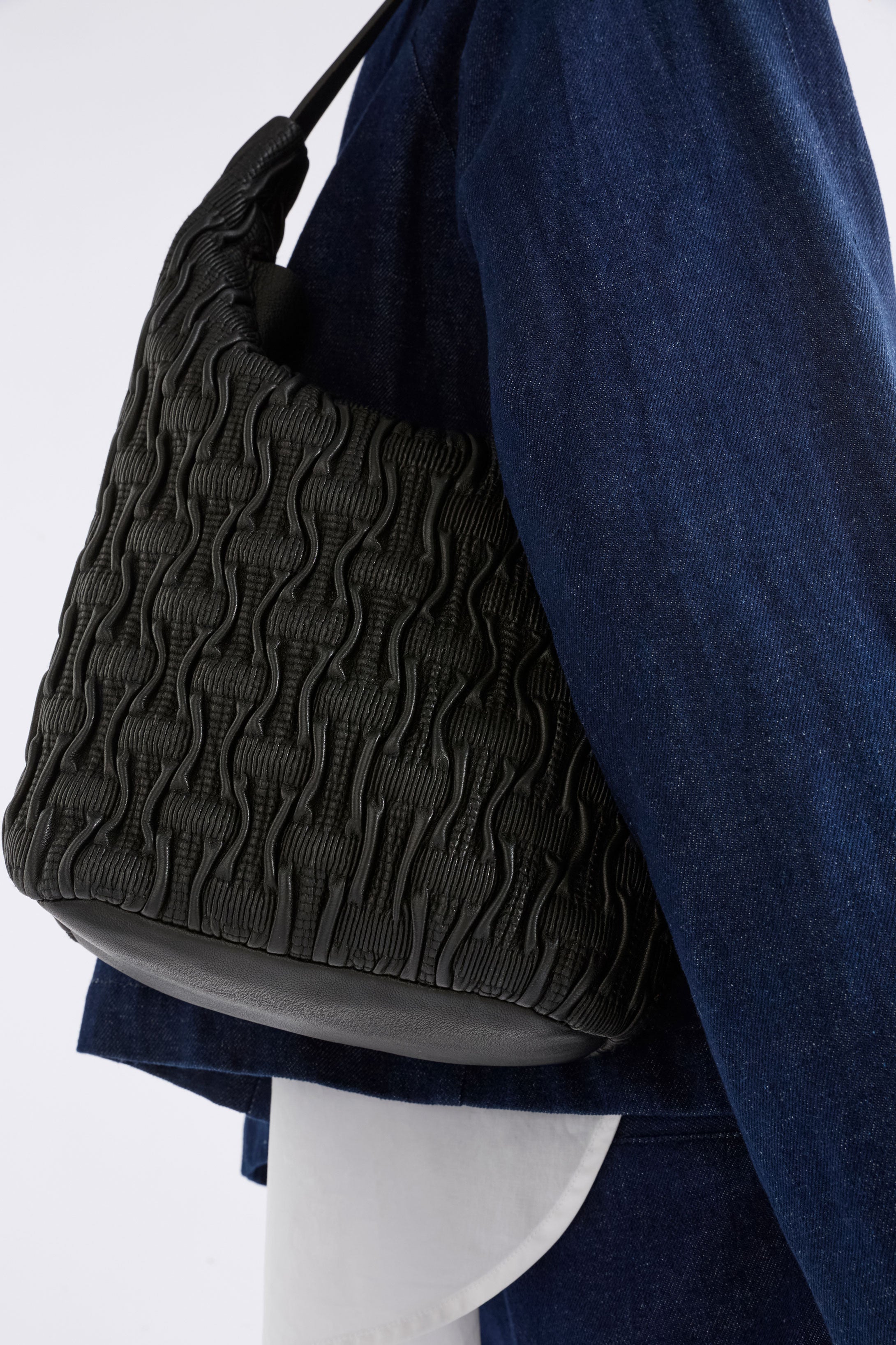 ELK Leather - Lumme Smocked Shoulder Bag – Black -