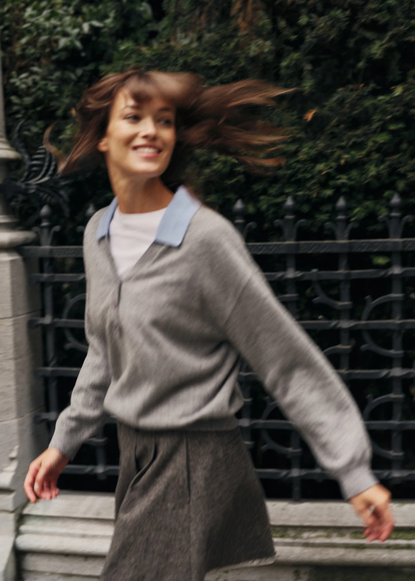 Indi & Cold - Merino Wool Sweater with Contrast Collar -