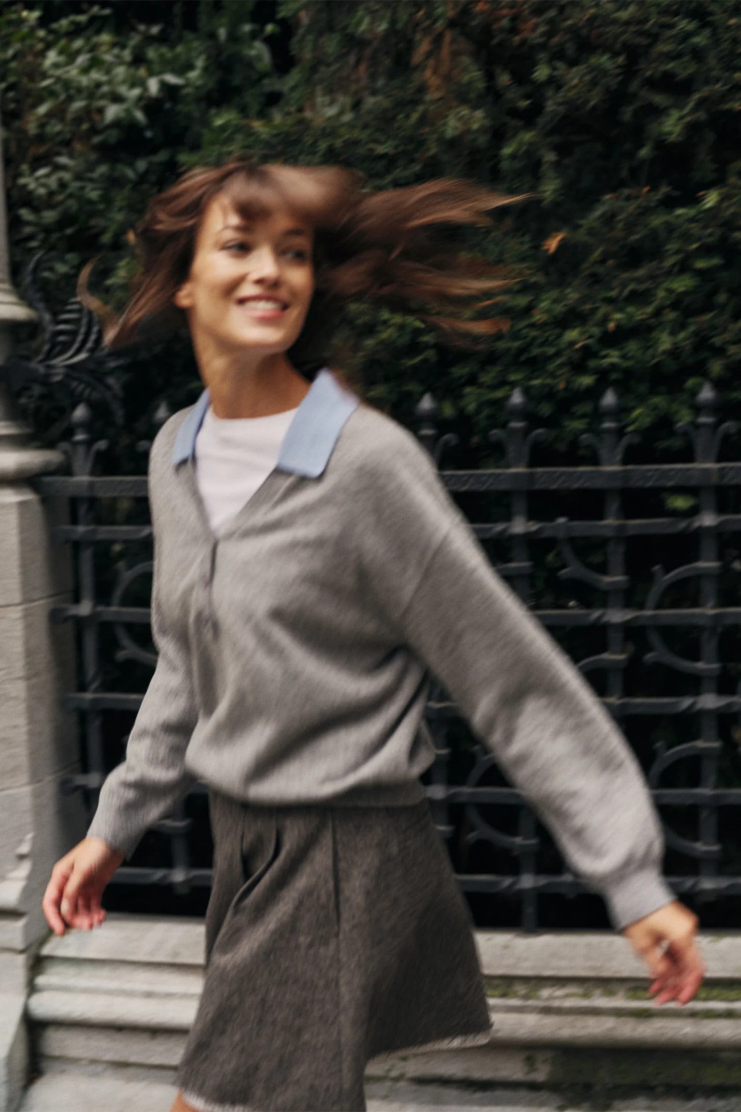 Indi & Cold - Merino Wool Sweater with Contrast Collar -