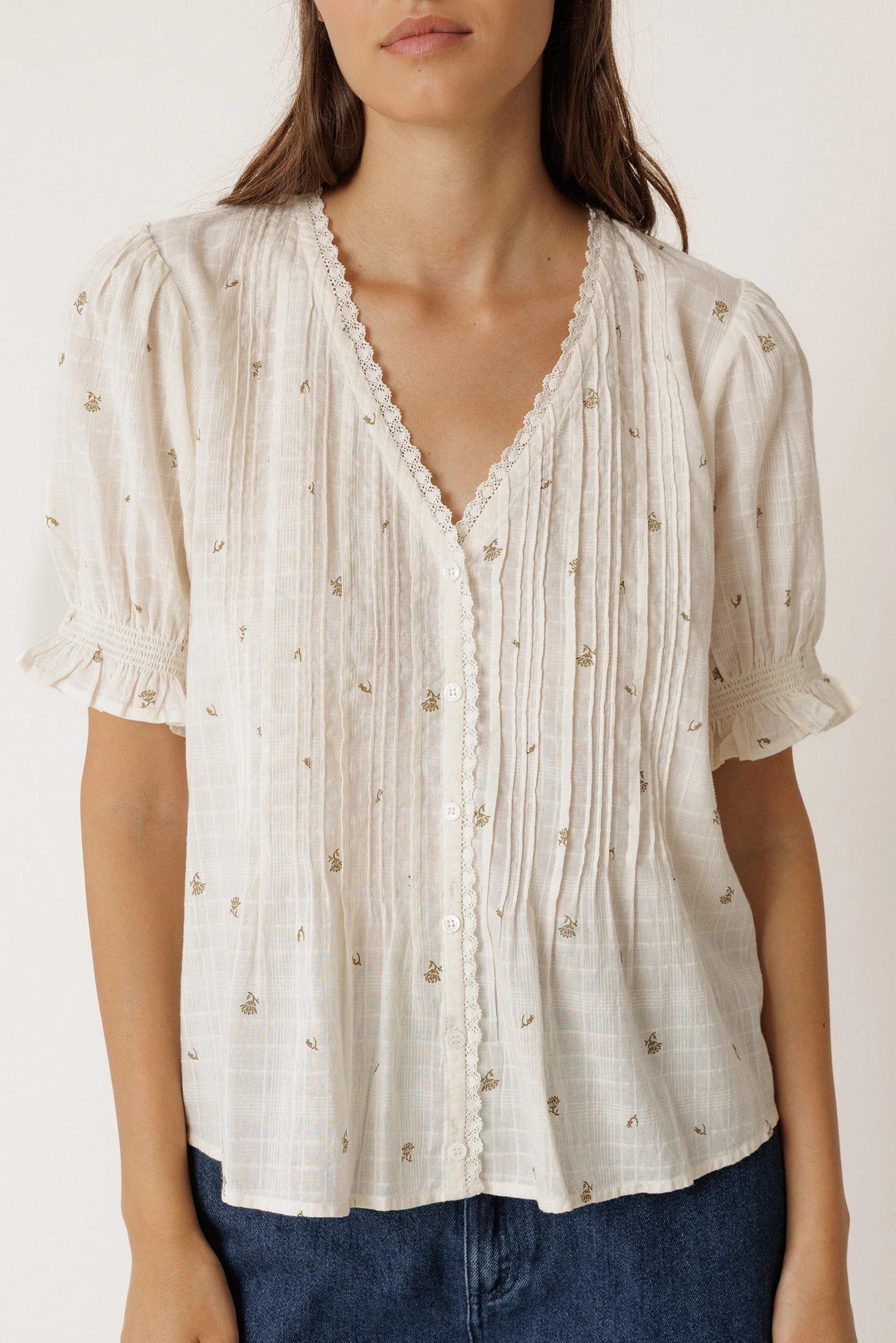 Indi & Cold - Short-Sleeved Elastic Shirt -