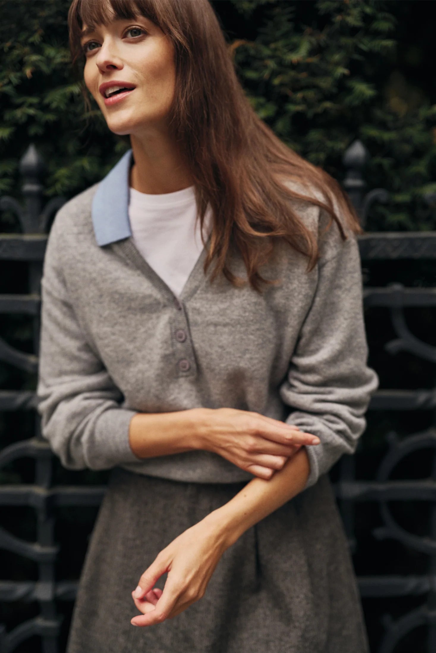 Indi & Cold - Merino Wool Sweater with Contrast Collar -