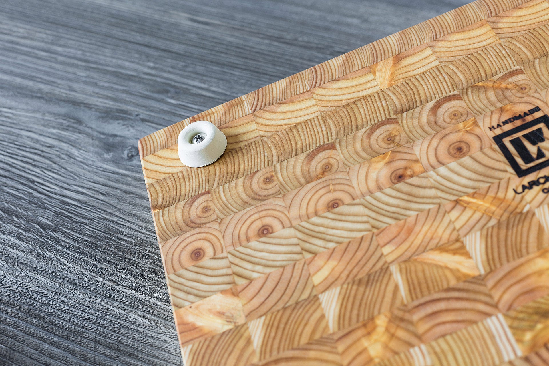 Larch Wood - Medium One Hander Cutting Board -