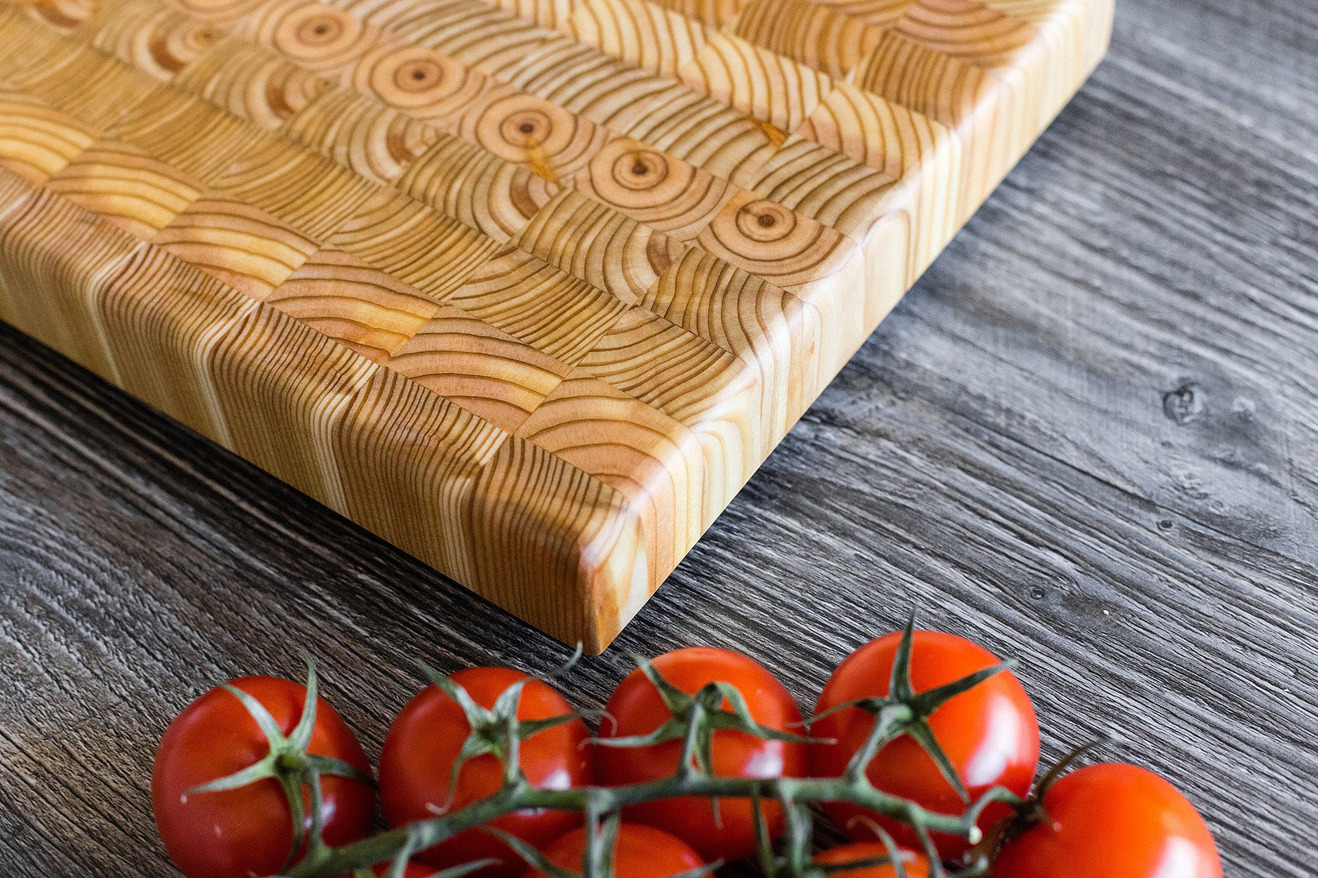 Larch Wood - Medium One Hander Cutting Board -