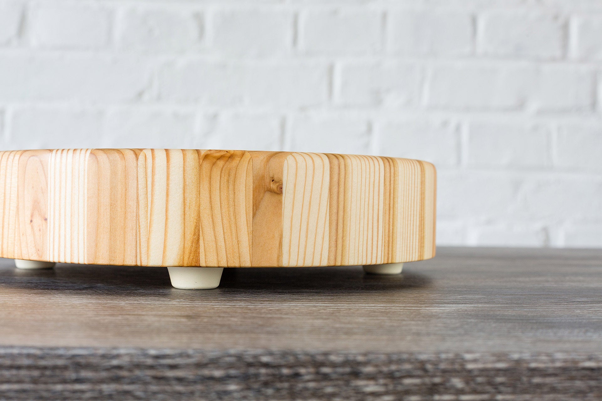 Larch Wood - Round Cheese Board -