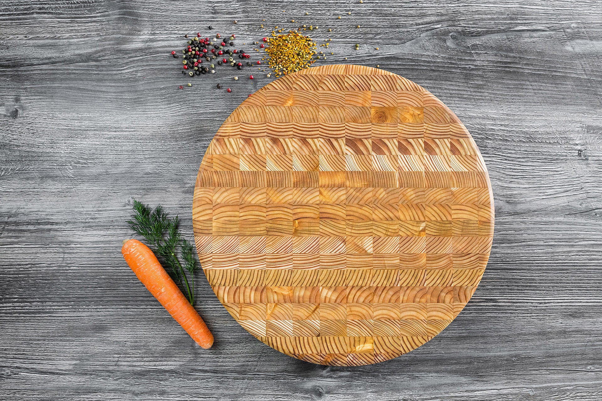 Larch Wood - Round Cutting Board -