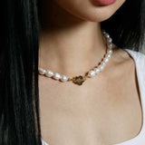 Lola Pearl Necklace Gold