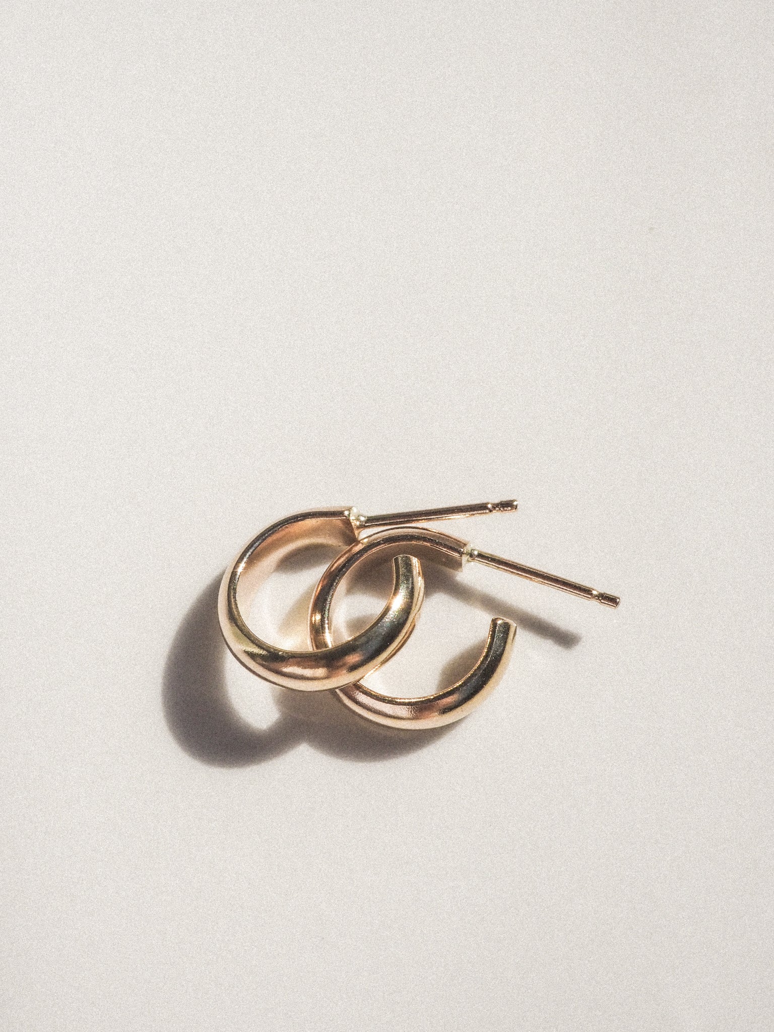 Hart + Stone - Pico Hoop Earrings - Gold -