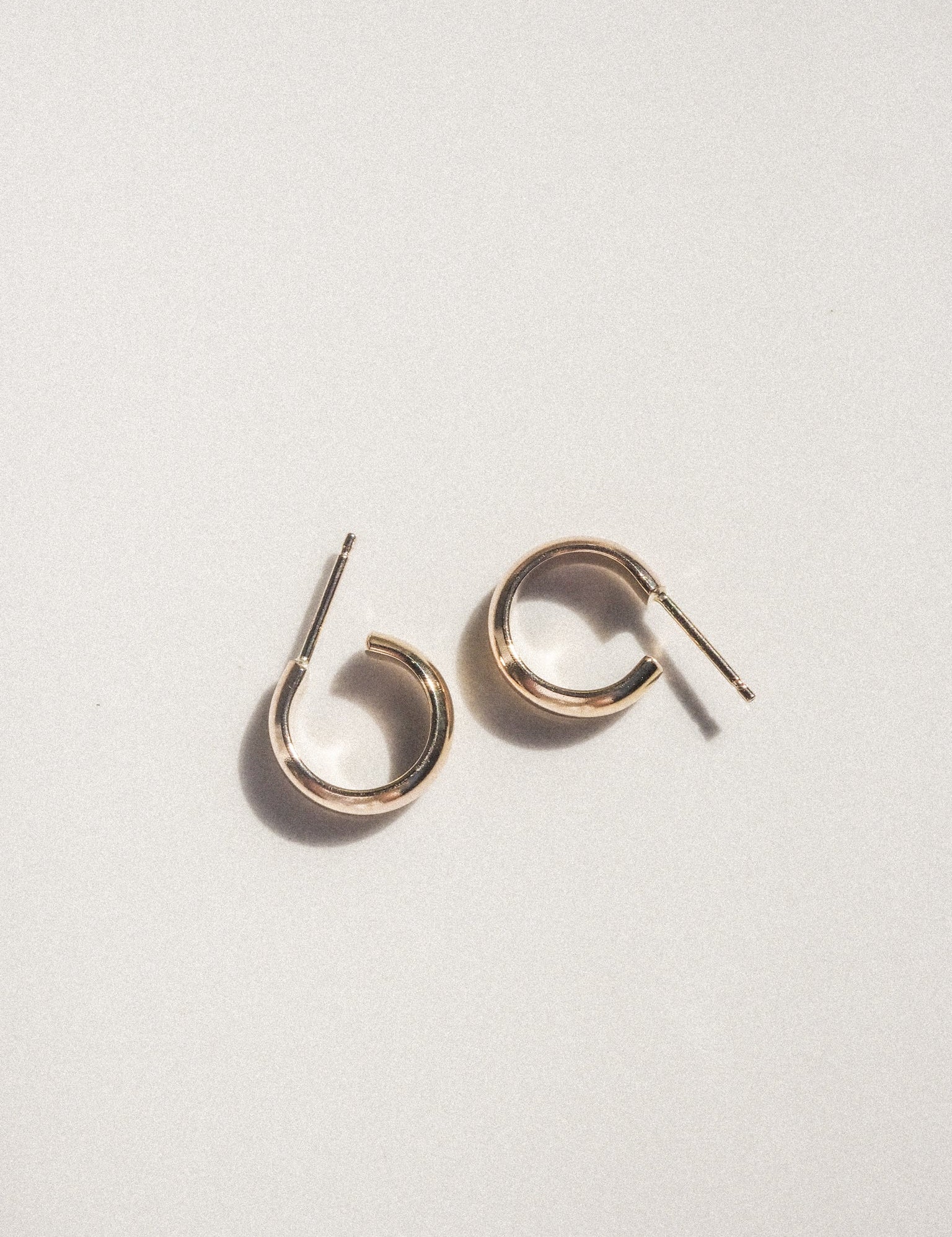 Hart + Stone - Pico Hoop Earrings - Gold -