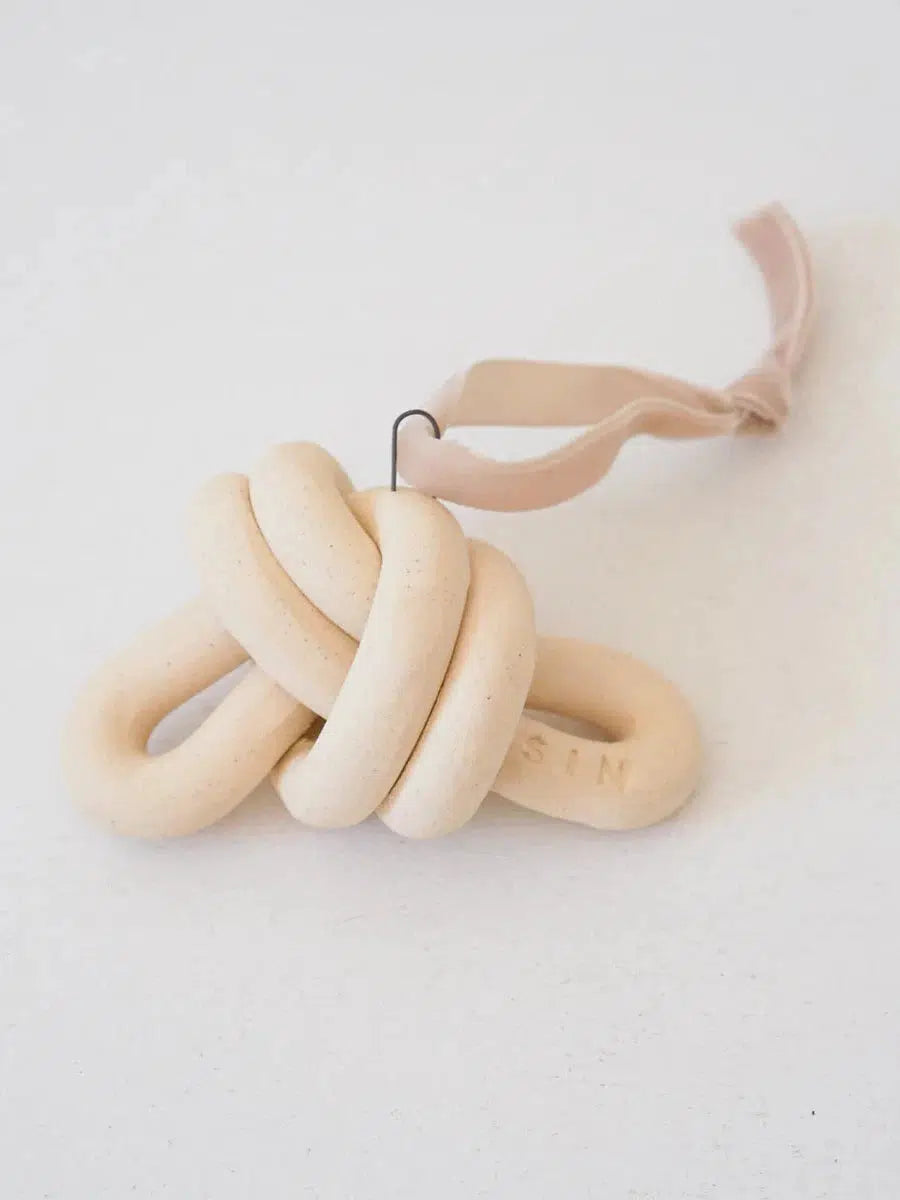 SIN - Marin Ornament Double Loop Knot -