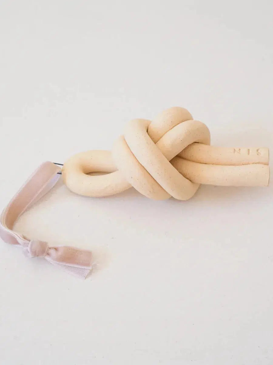 SIN - Marin Ornament Overhand Knot -