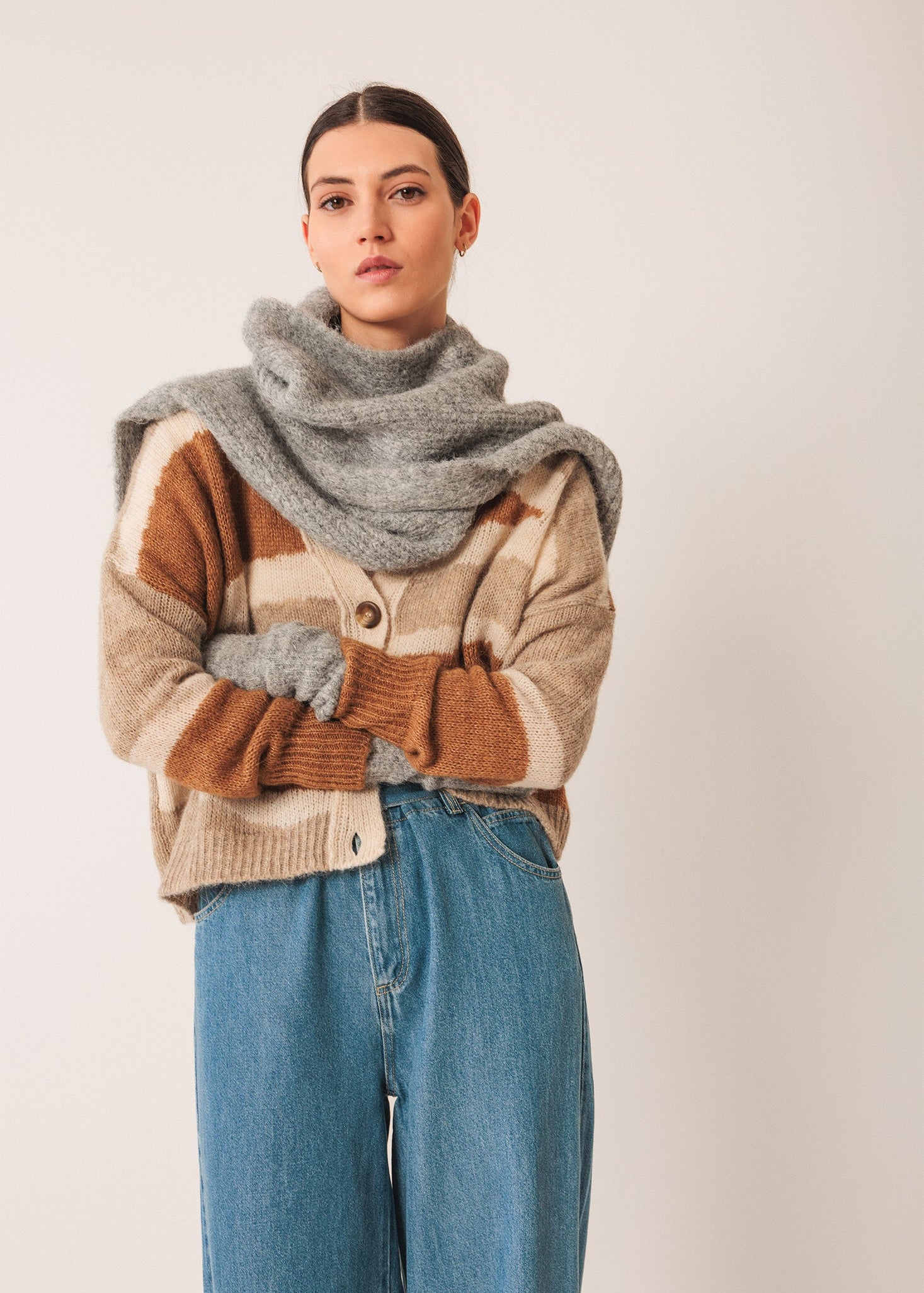 Indi & Cold - Colourful Knitted Scarf – Mottled Grey -