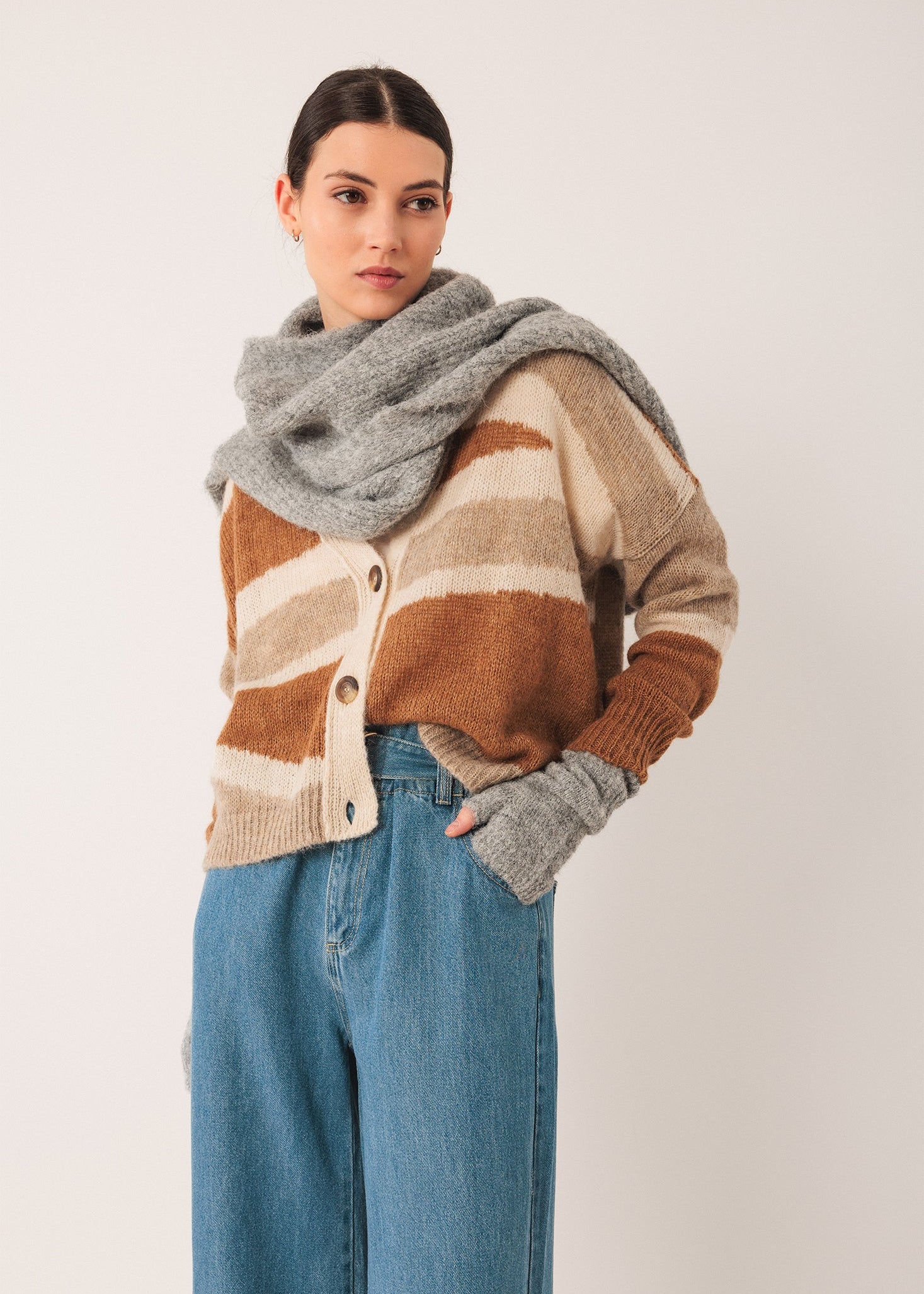 Indi & Cold - Colourful Knitted Scarf – Mottled Grey -