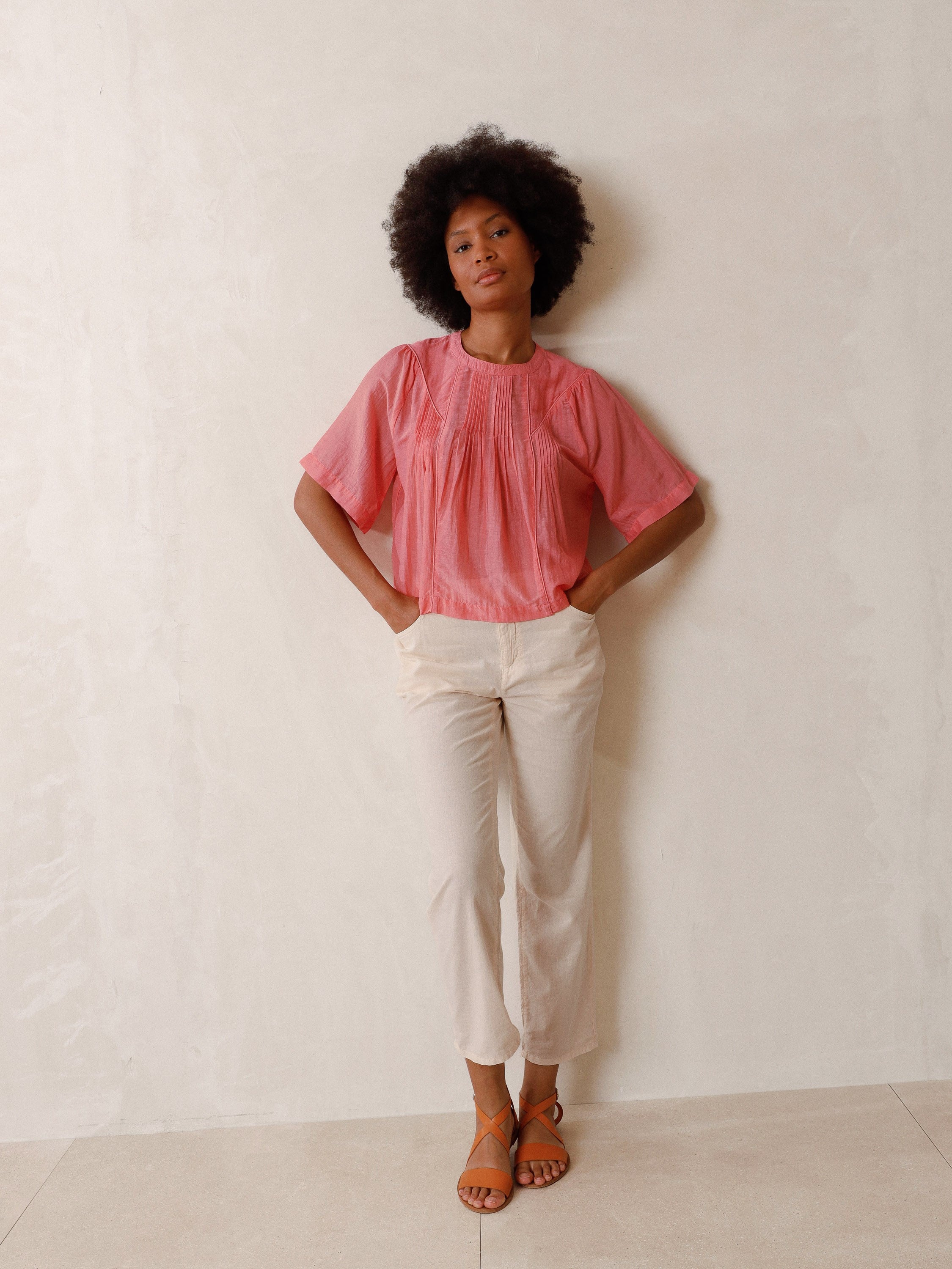 Indi & Cold - Fluorescent Pleated Blouse - Rosa Acido