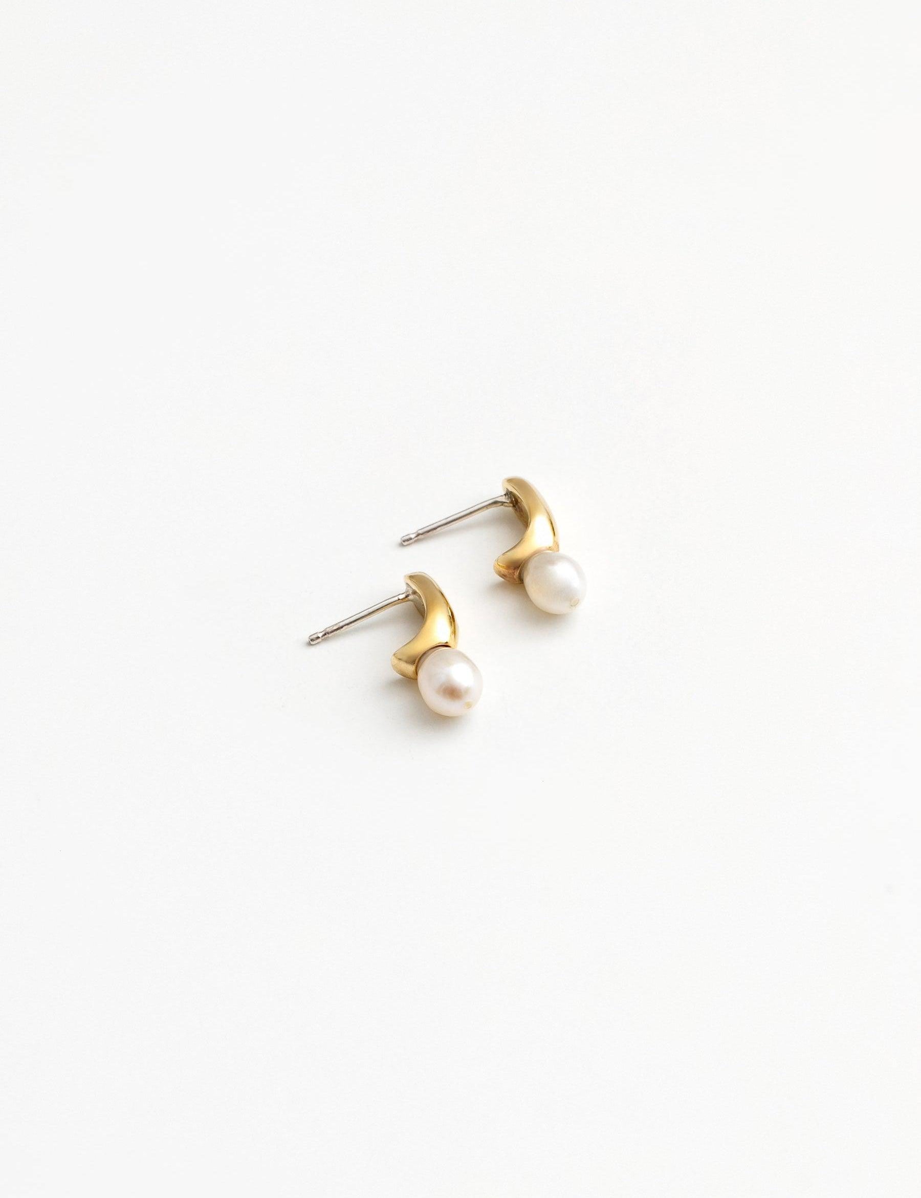 Wolf Circus - Betsy Earrings -